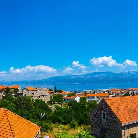 Jaksic Apartment Supetar